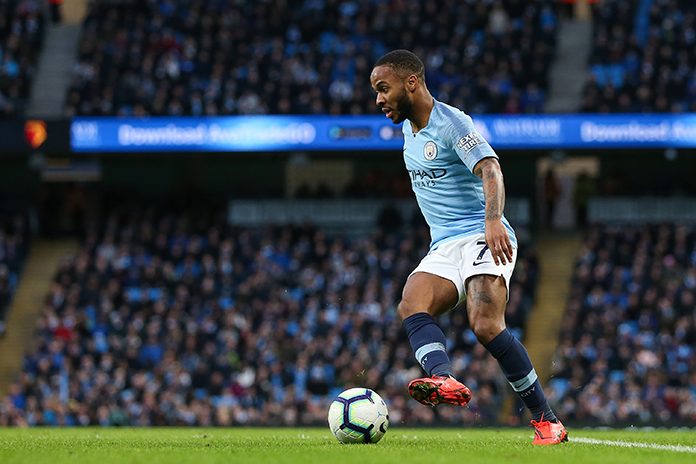 Te traemos la camiseta de Sterling firmada por el crack del City