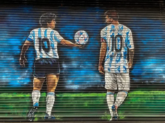 Messi y Maradona, los mejores futbolistas argentinos